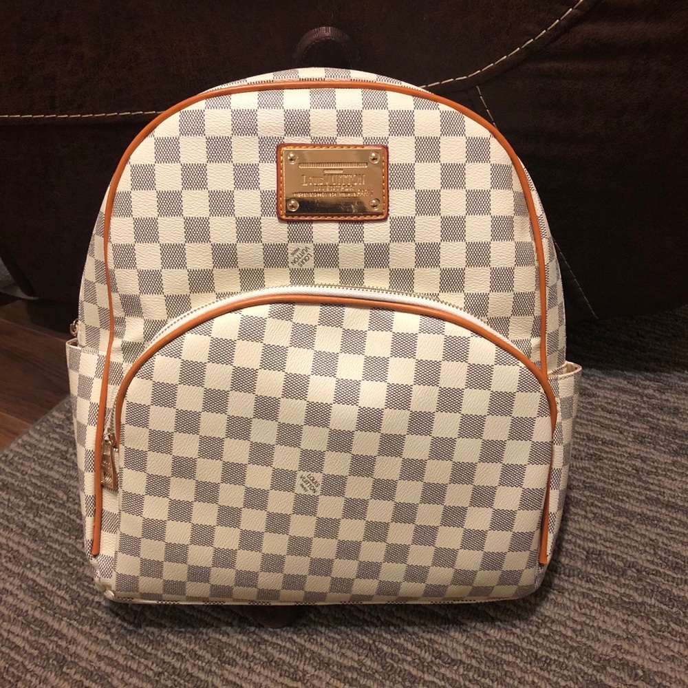 Medium-large backpack
